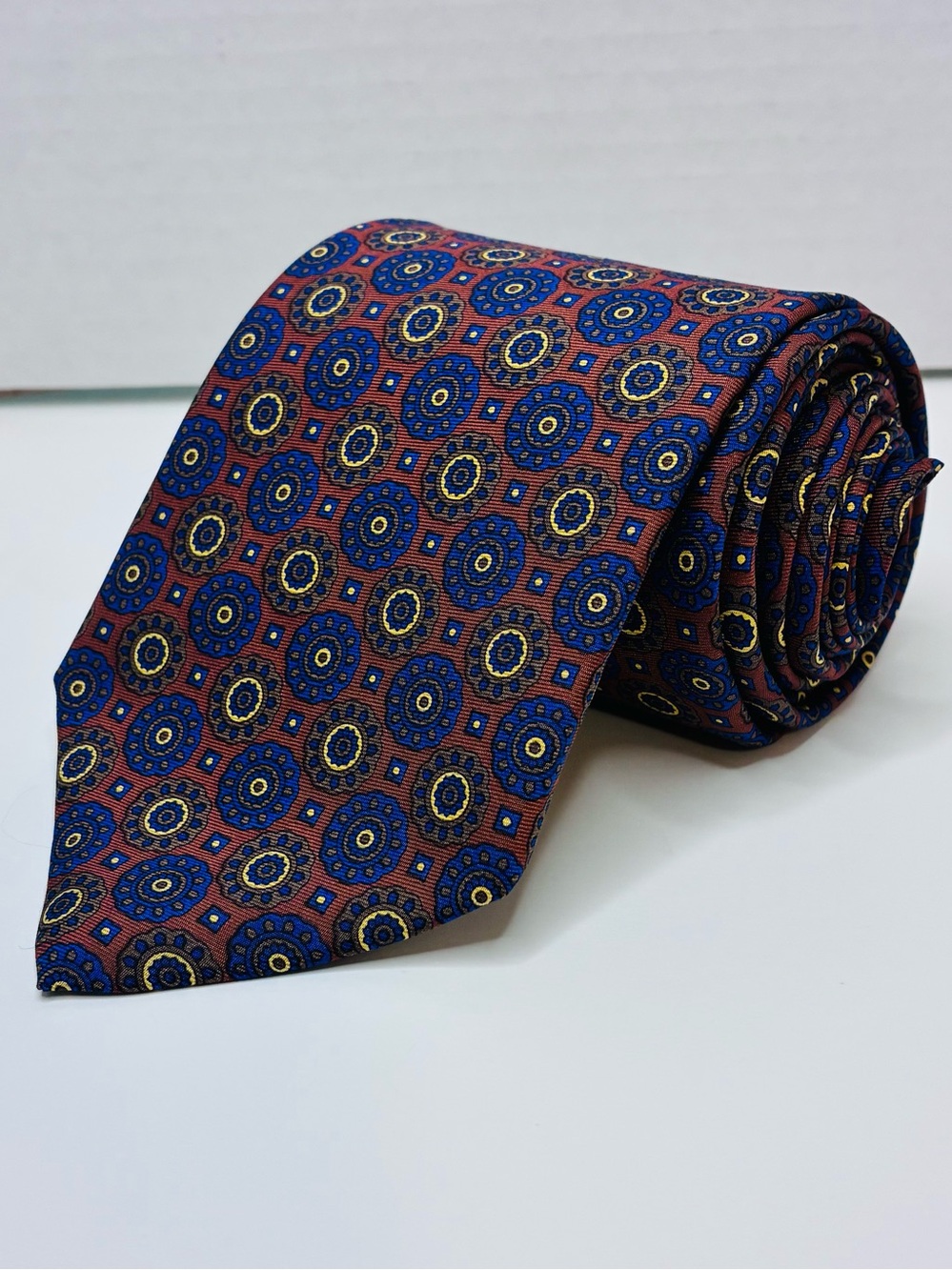 Brooks Brothers "346" Vintage Silk Tie Geometric Medallion Red Blue Gold 58x3.25